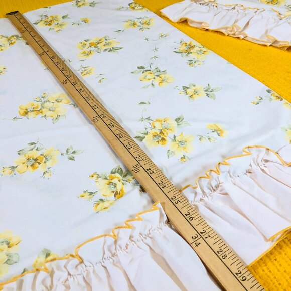 Vintage 70s BURLINGTON HOUSE USA Yellow Floral Ruffle Pillowcase Set: Percale - Picture 10 of 10